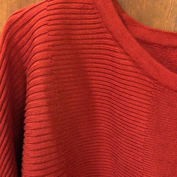 Cable & Gauge Cranberry Crop Sweater - Picture 4 of 8